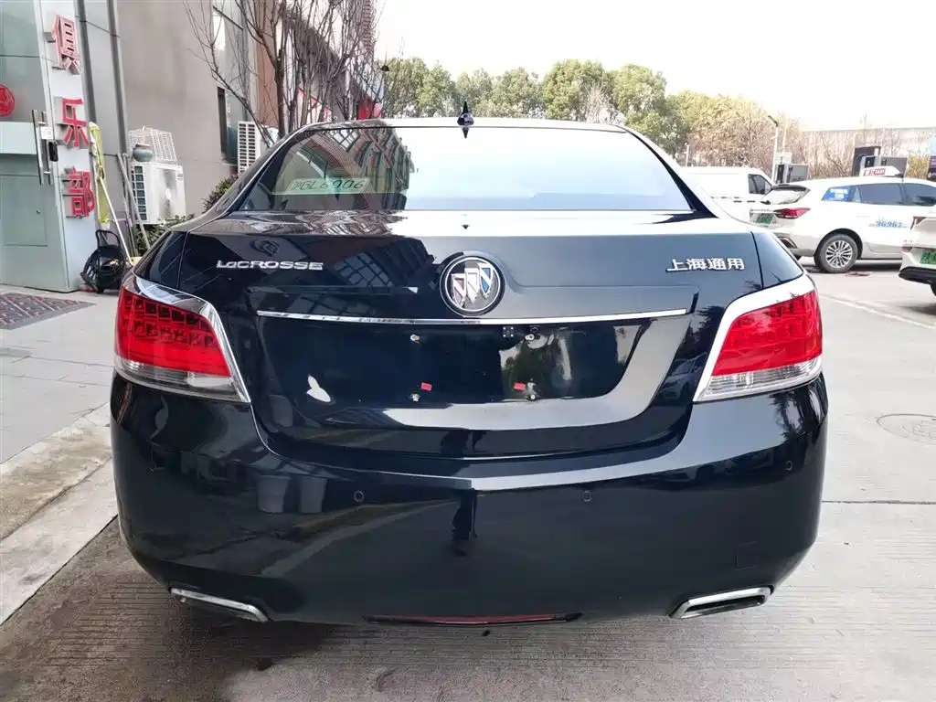 BUICK LACROSSE 2012