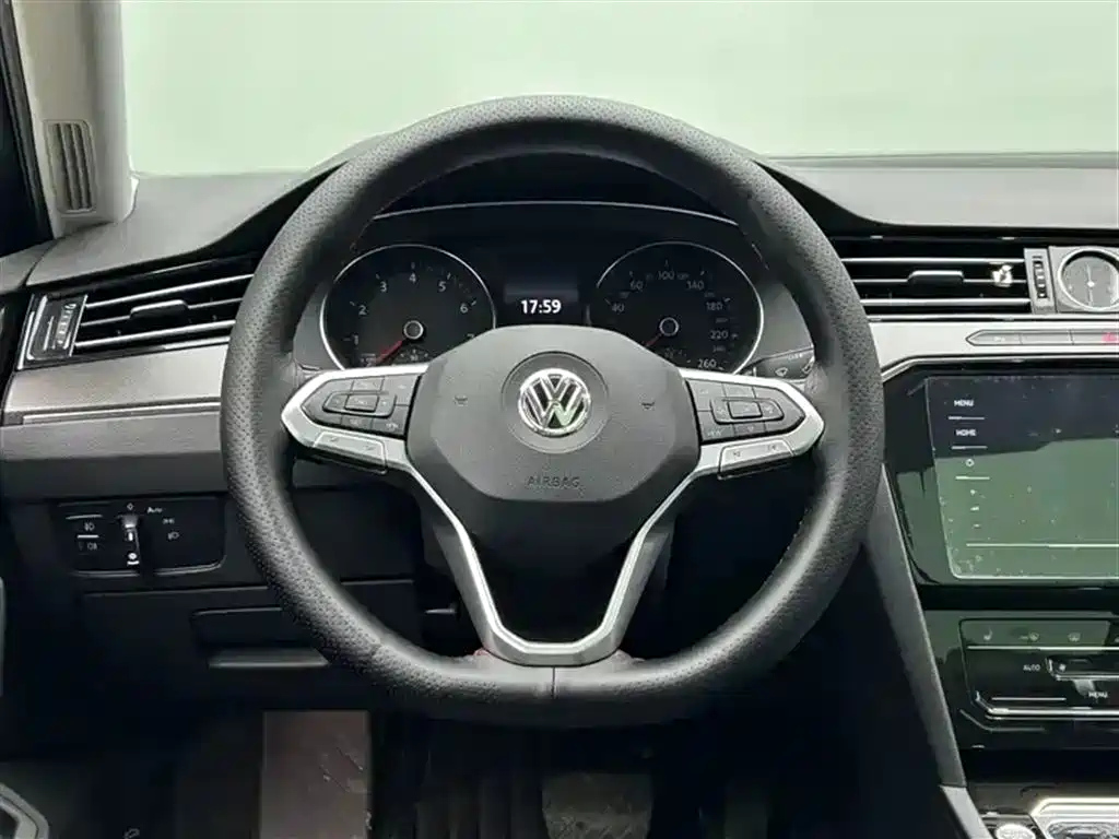 VOLKSWAGEN MAGOTAN 2020