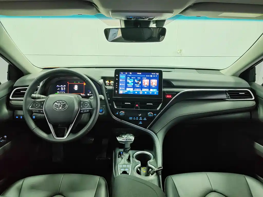 TOYOTA CAMRY 2024