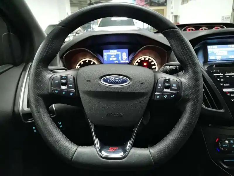 FORD FOCUS IMPORT 2014