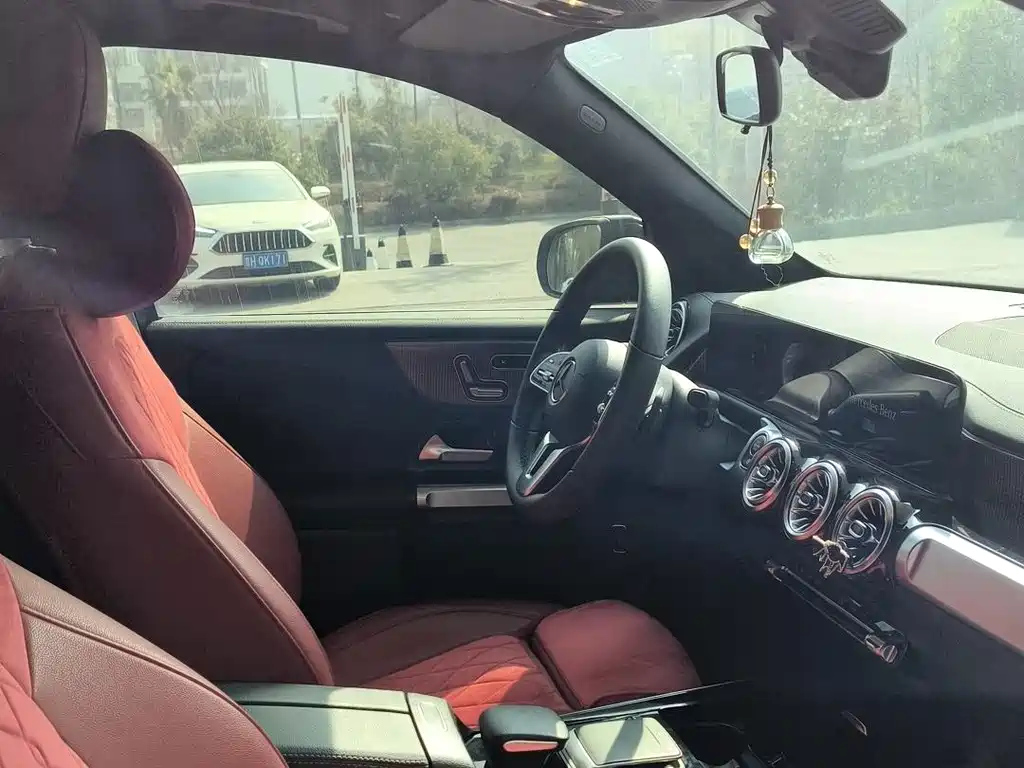 MERCEDES BENZ GLB 2022