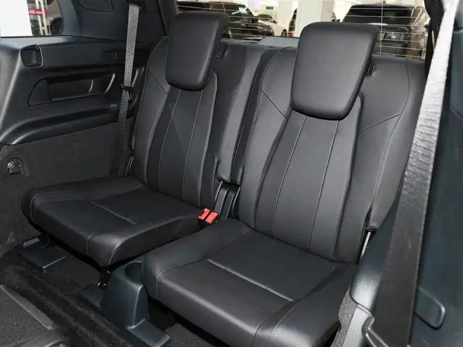 MERCEDES BENZ GLB 2023