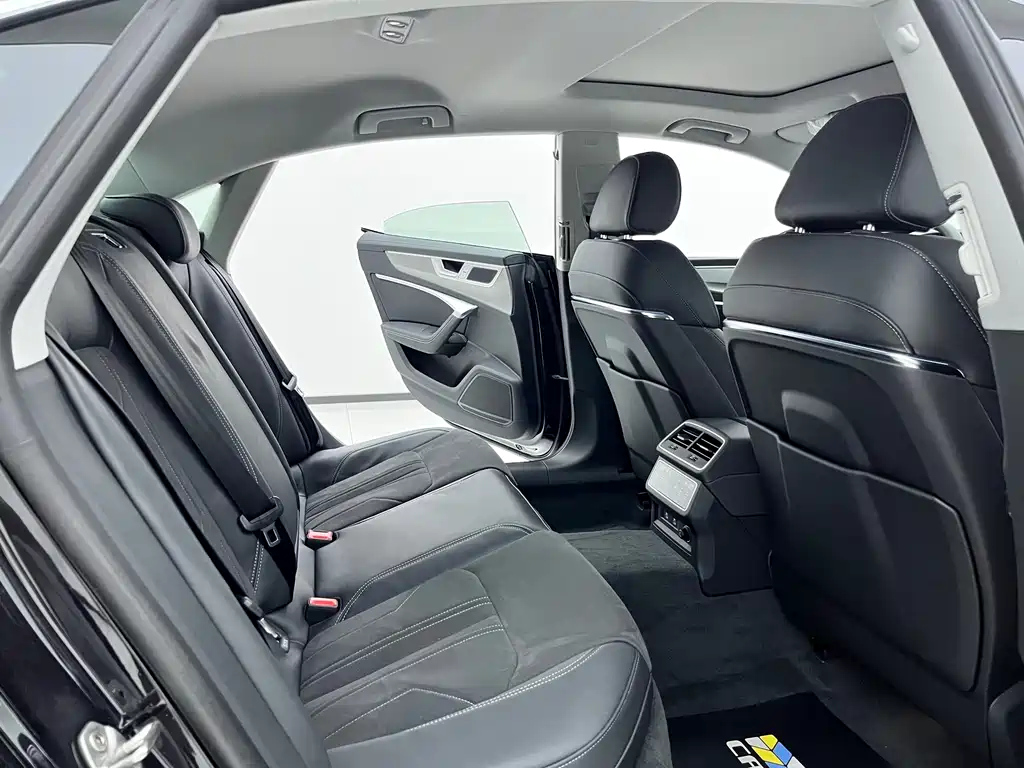 AUDI A7L 2024