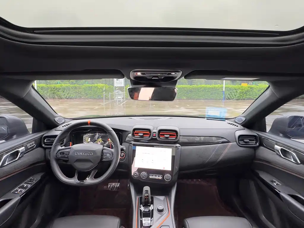 LYNK&CO 02 HATCHBACK 2021