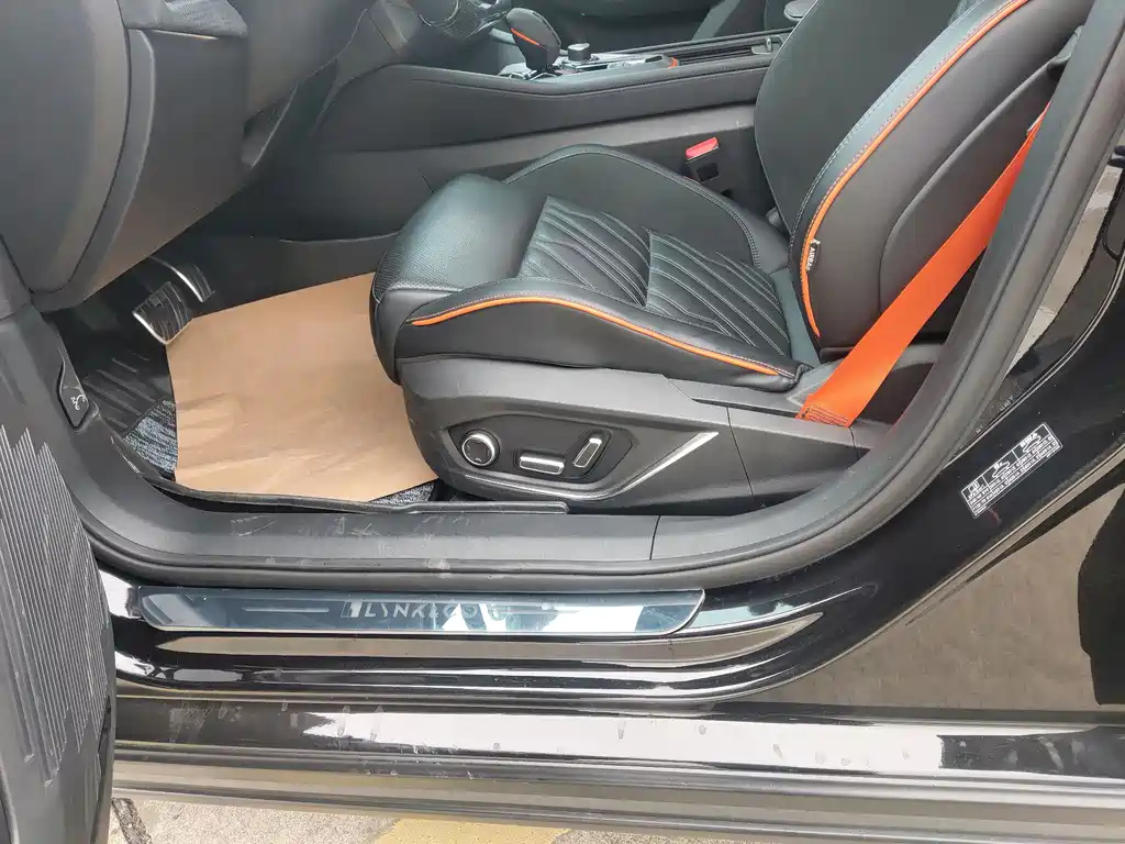 LYNK&CO 02 HATCHBACK 2021