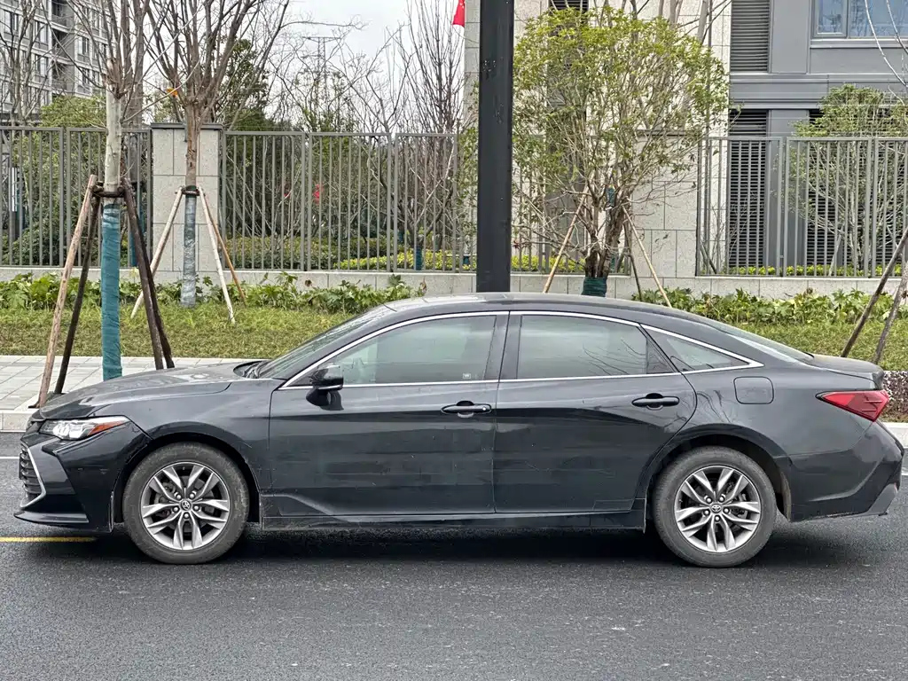 TOYOTA AVALON 2020