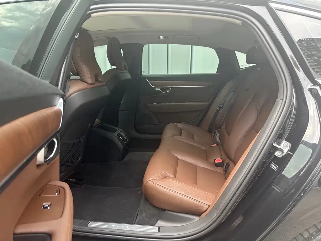 VOLVO S90 2020