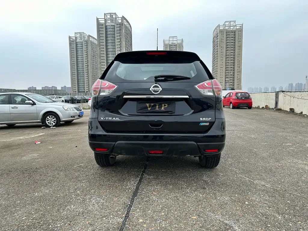 NISSAN X-TRAIL 2015