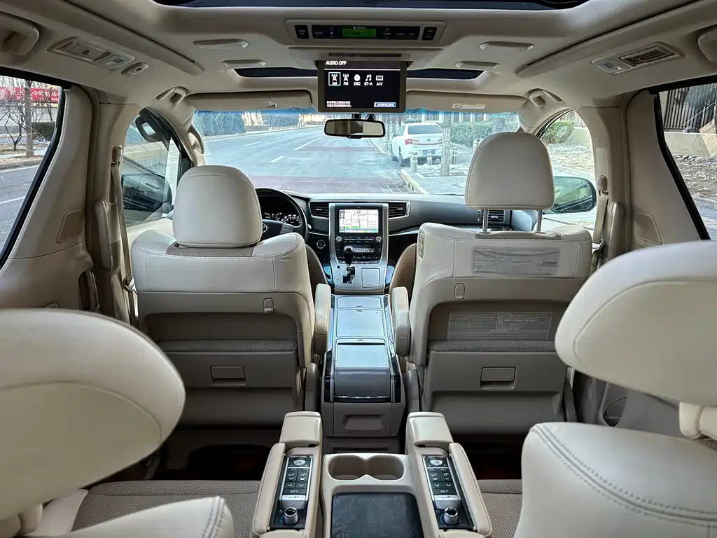TOYOTA ALPHARD 2015