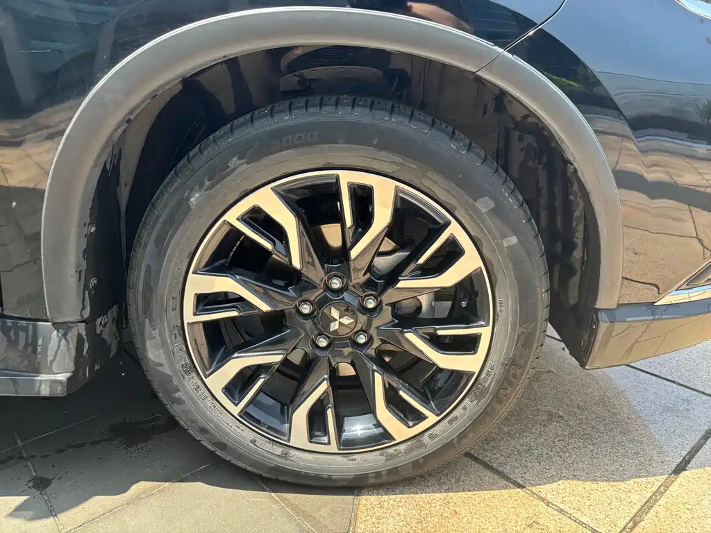 MITSUBISHI OUTLANDER 2019