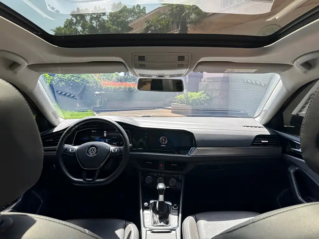 VOLKSWAGEN SAGITAR 2021