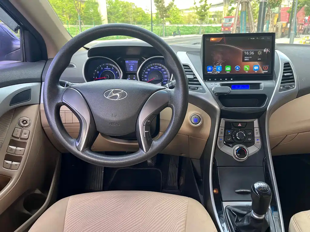HYUNDAI ELANTRA 2013