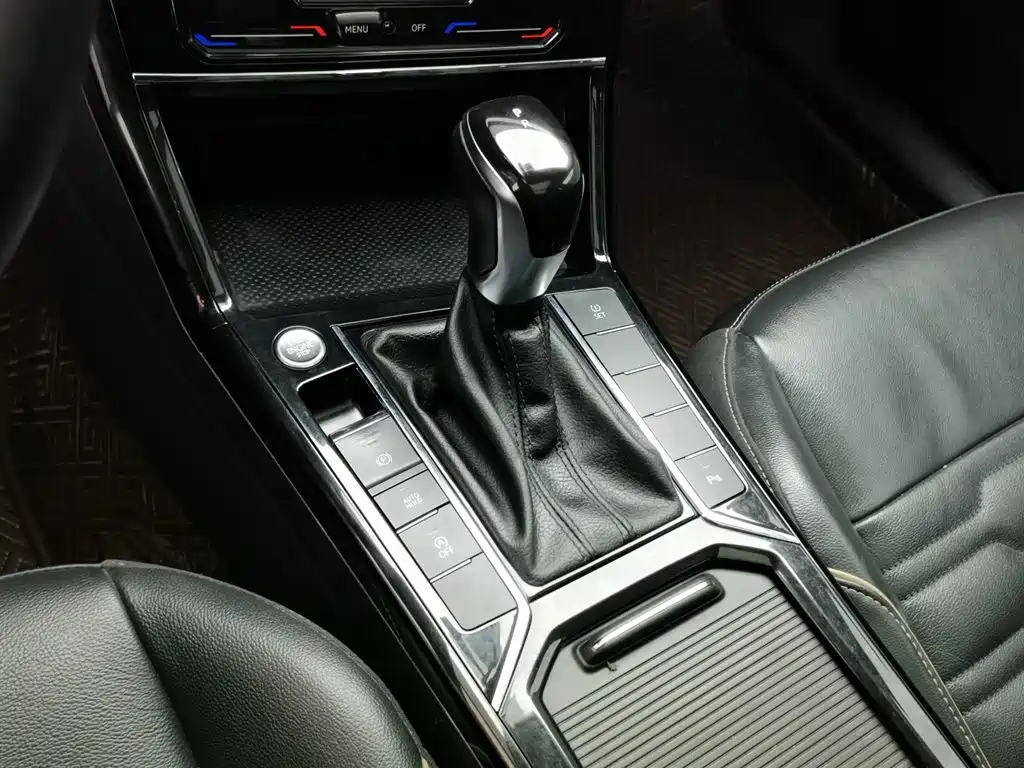 VOLKSWAGEN PASSAT 2021