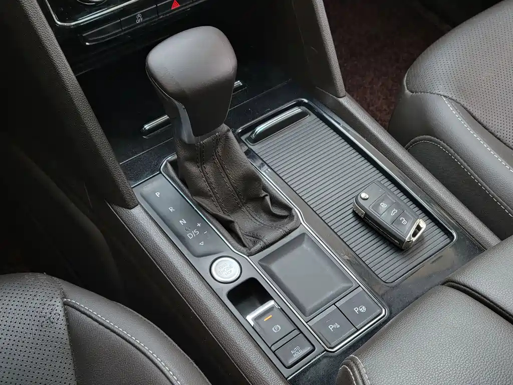 VOLKSWAGEN TOURAN 2020