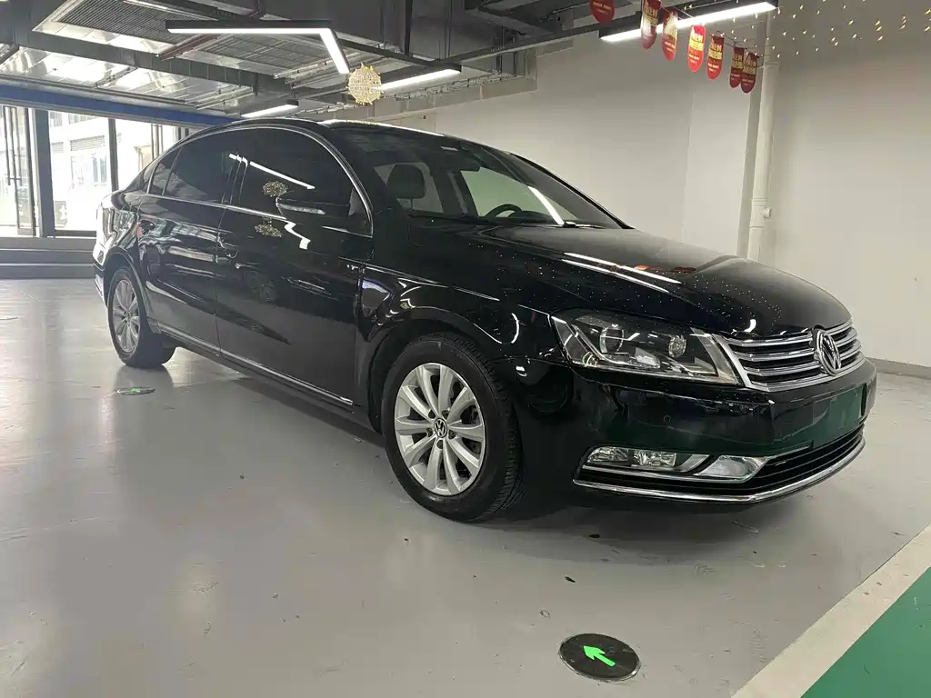 VOLKSWAGEN MAGOTAN 2012