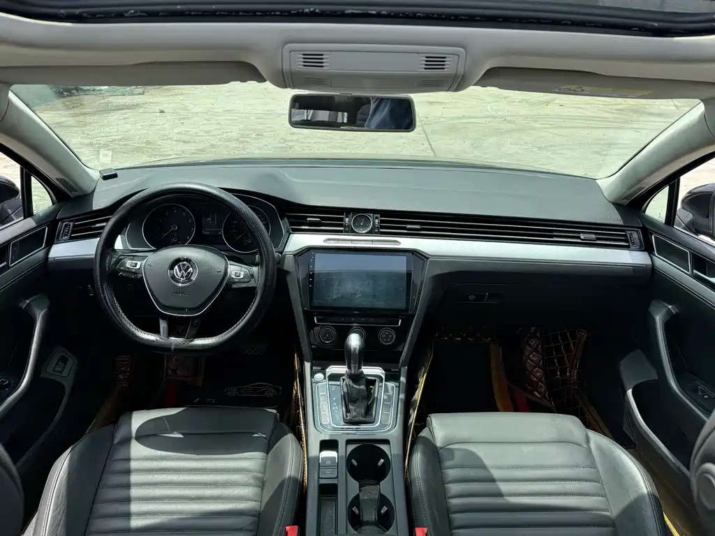 VOLKSWAGEN MAGOTAN 2020