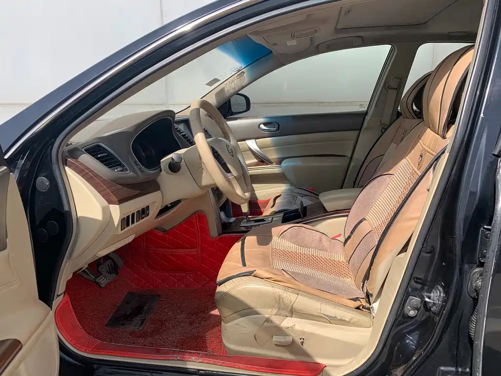 NISSAN TEANA 2010