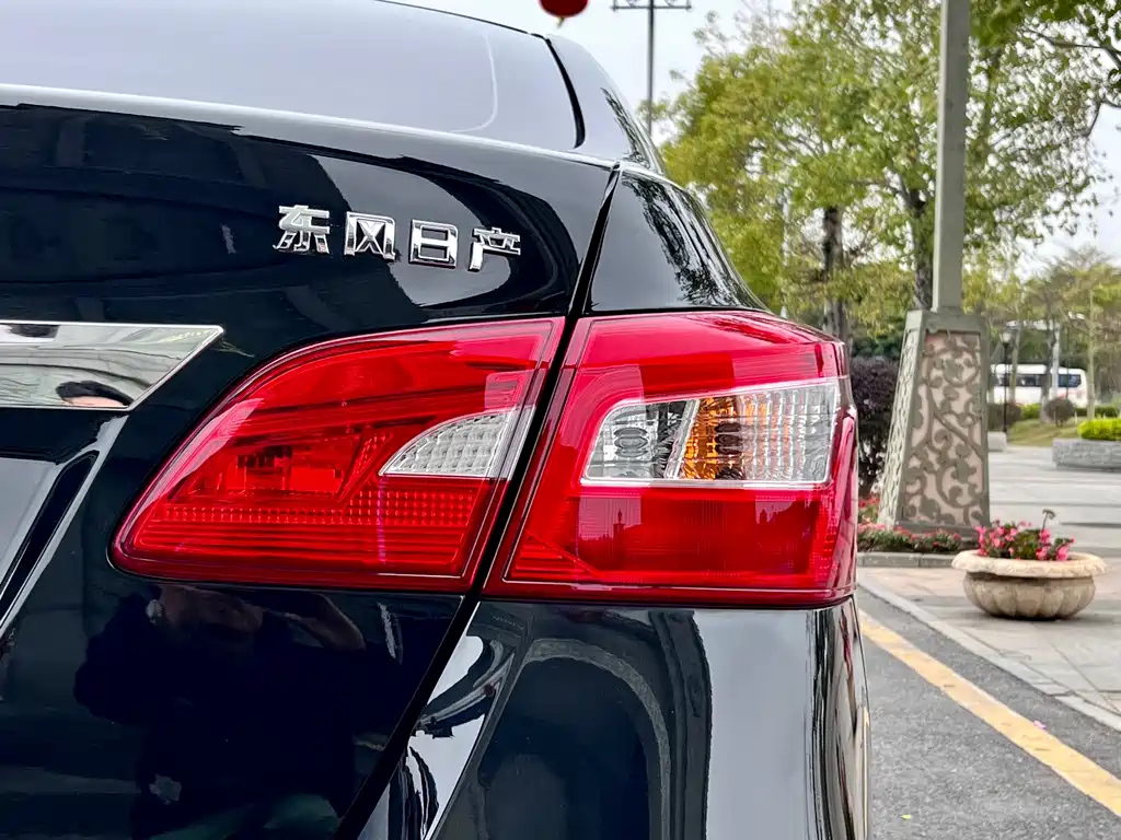 NISSAN SYLPHY 2022