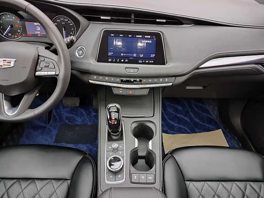 CADILLAC XT4 2021