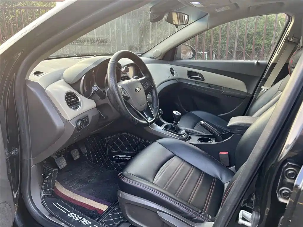 CHEVROLET CRUZE 2015