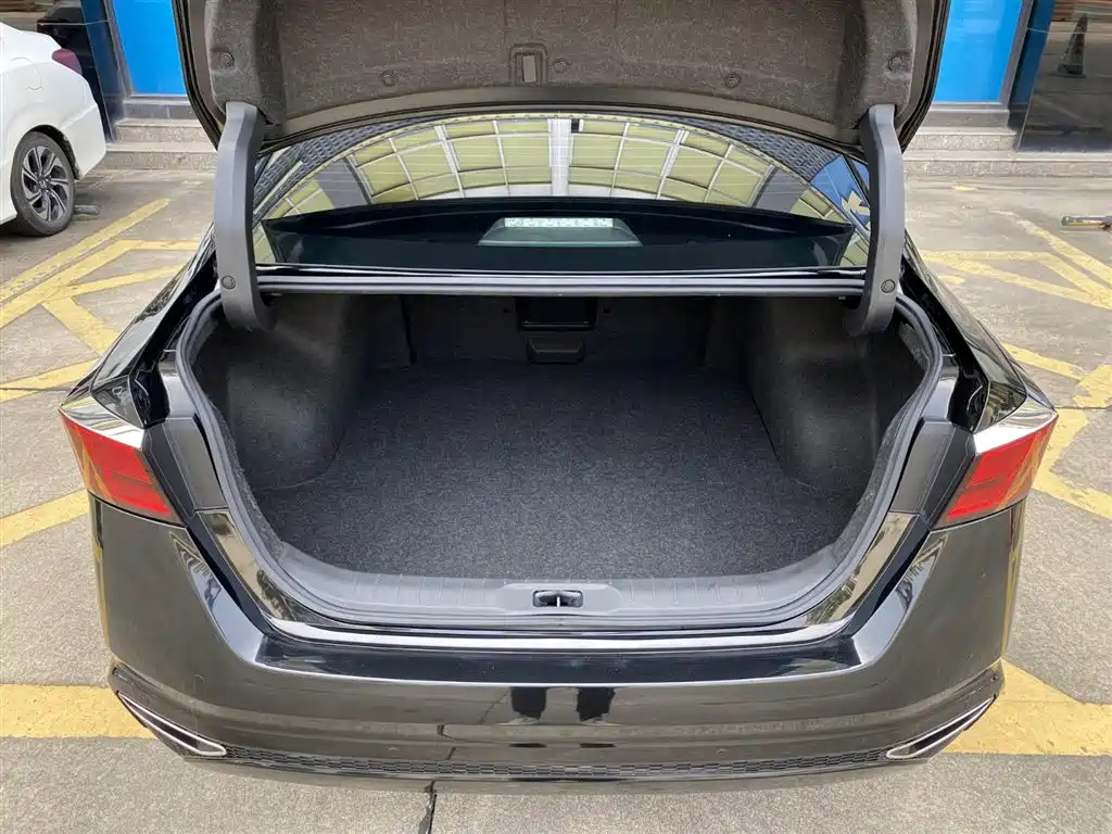NISSAN TEANA 2022