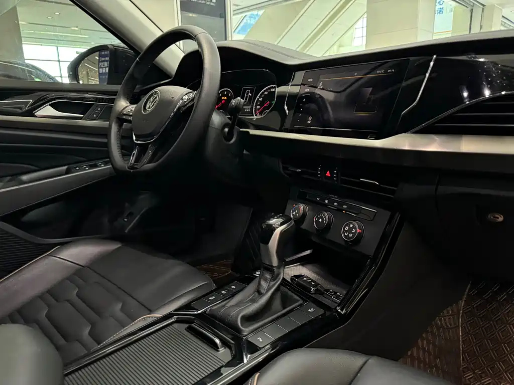 VOLKSWAGEN PASSAT 2021