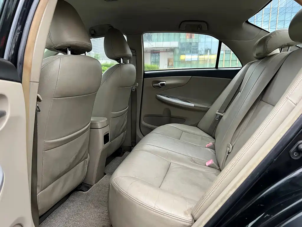 TOYOTA COROLLA 2011
