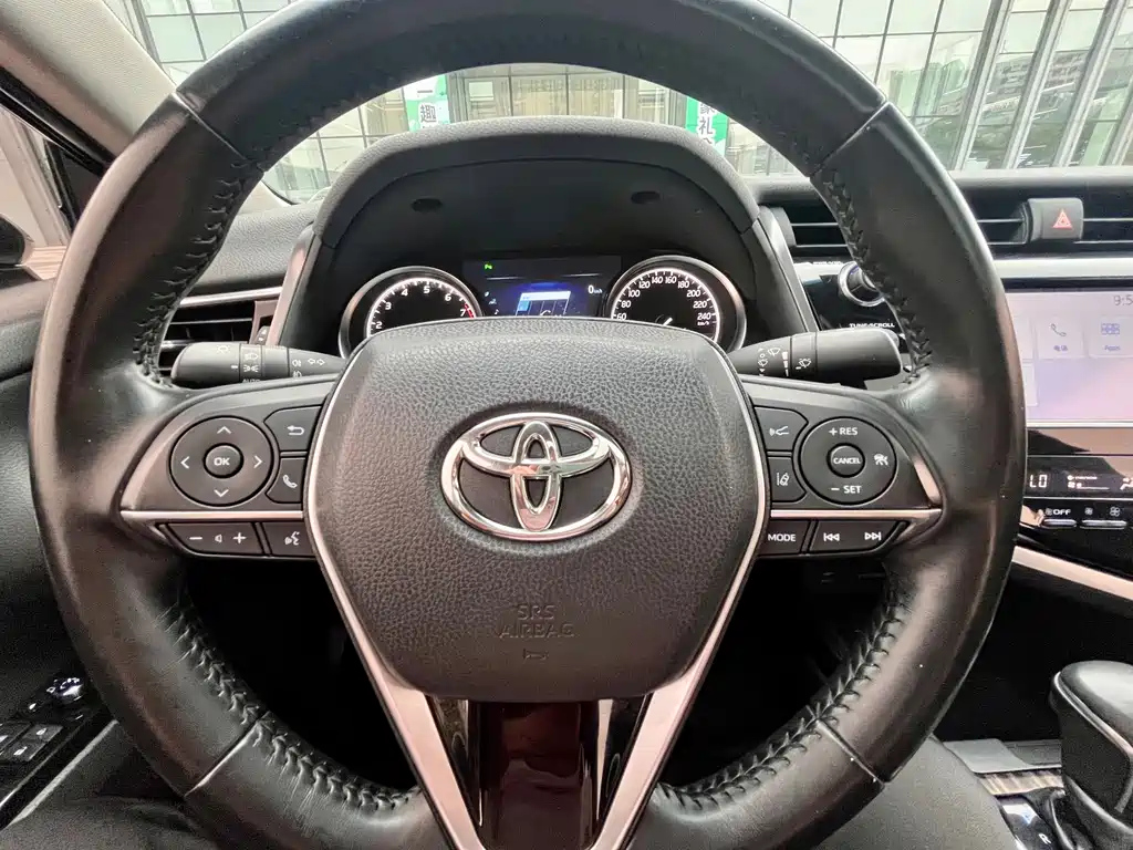 TOYOTA CAMRY 2018