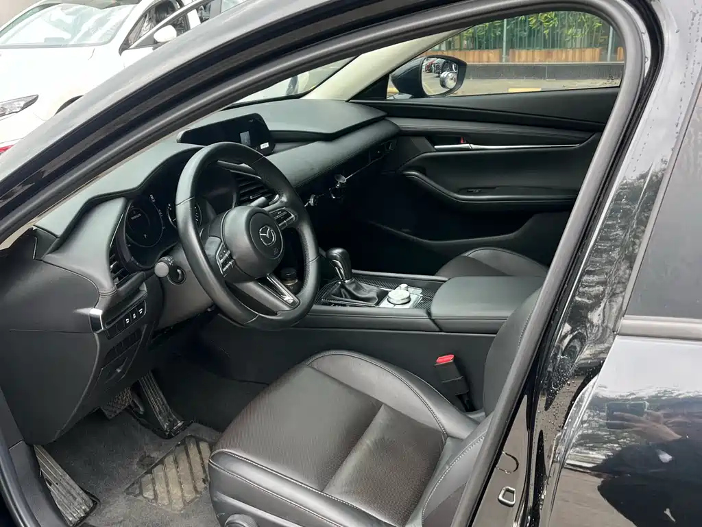 MAZDA 3 AXELA 2022