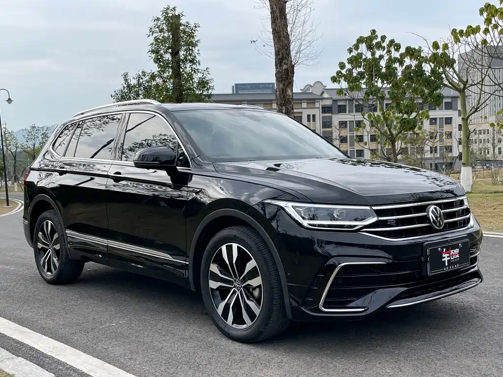 VOLKSWAGEN TIGUAN L 2022