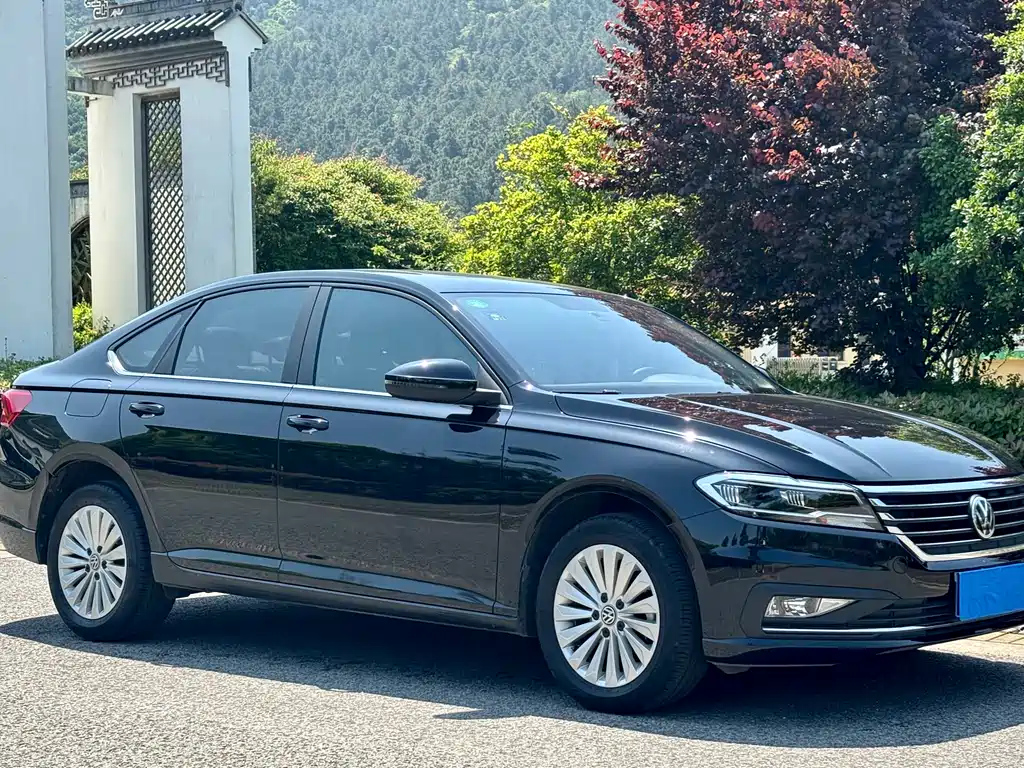 VOLKSWAGEN LAVIDA 2018