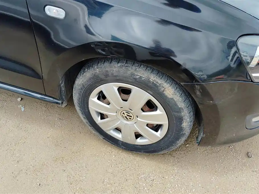 VOLKSWAGEN POLO 2013