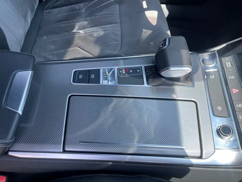 AUDI A6L 2020