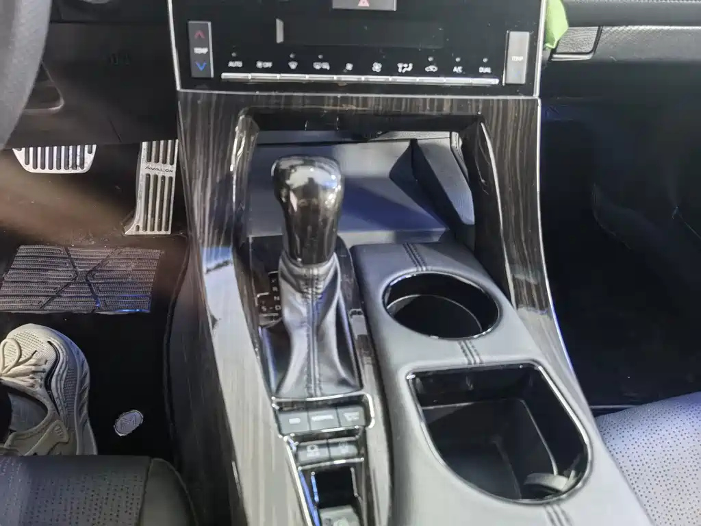 TOYOTA AVALON 2021