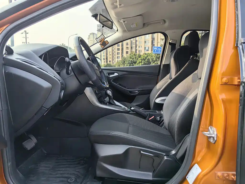 FORD FOCUS 2016
