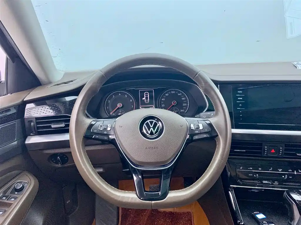 VOLKSWAGEN PASSAT 2021