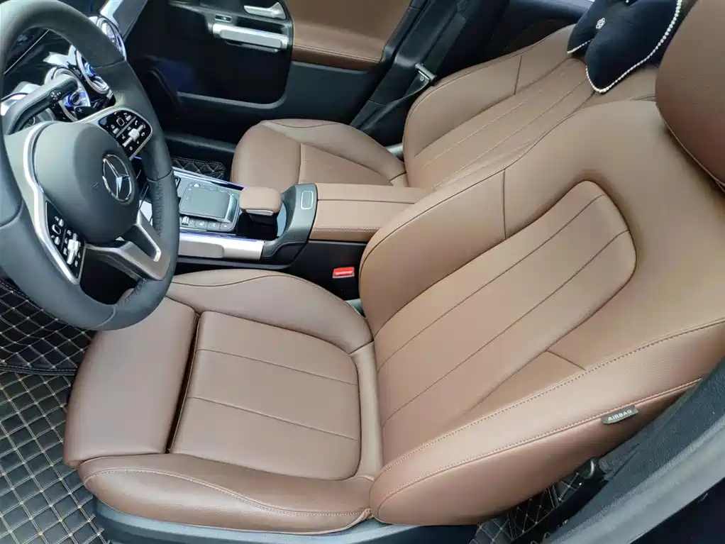 MERCEDES BENZ GLB 2023