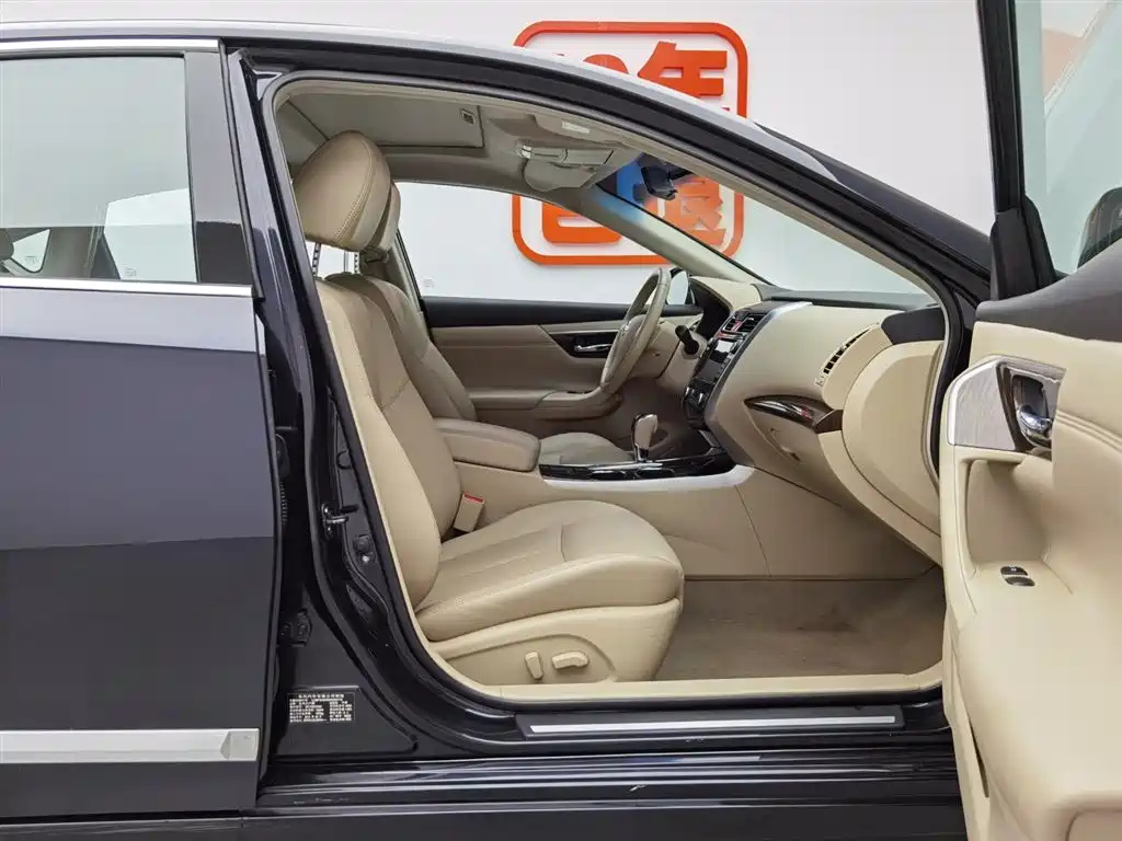 NISSAN TEANA 2014