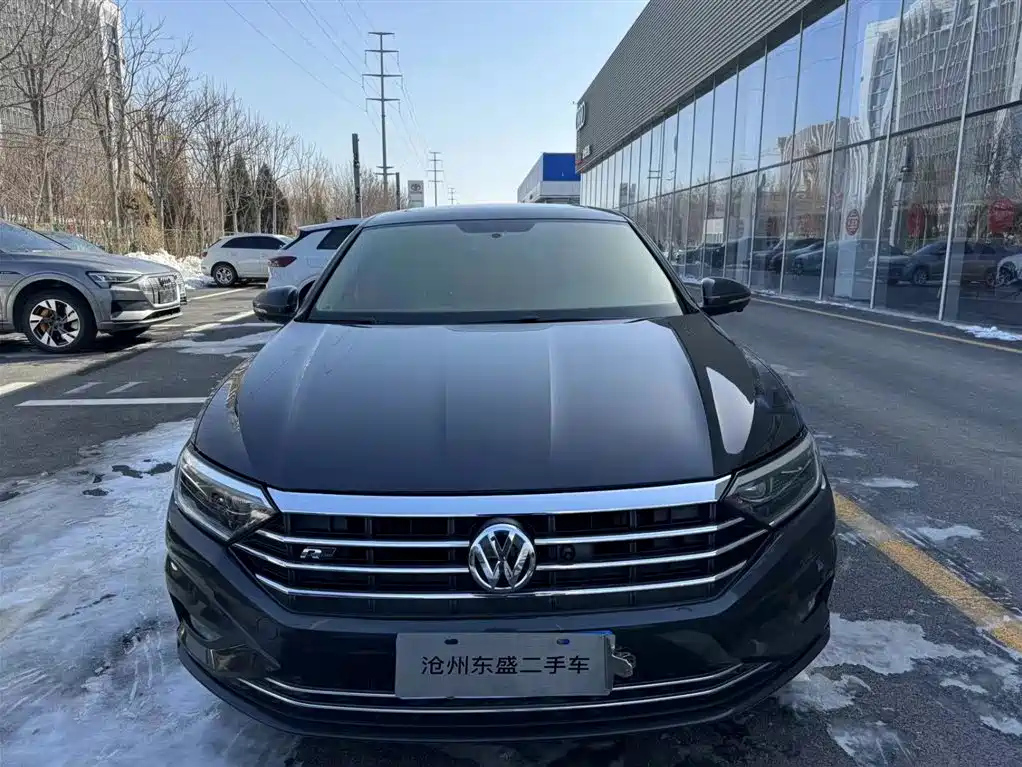 VOLKSWAGEN SAGITAR 2020