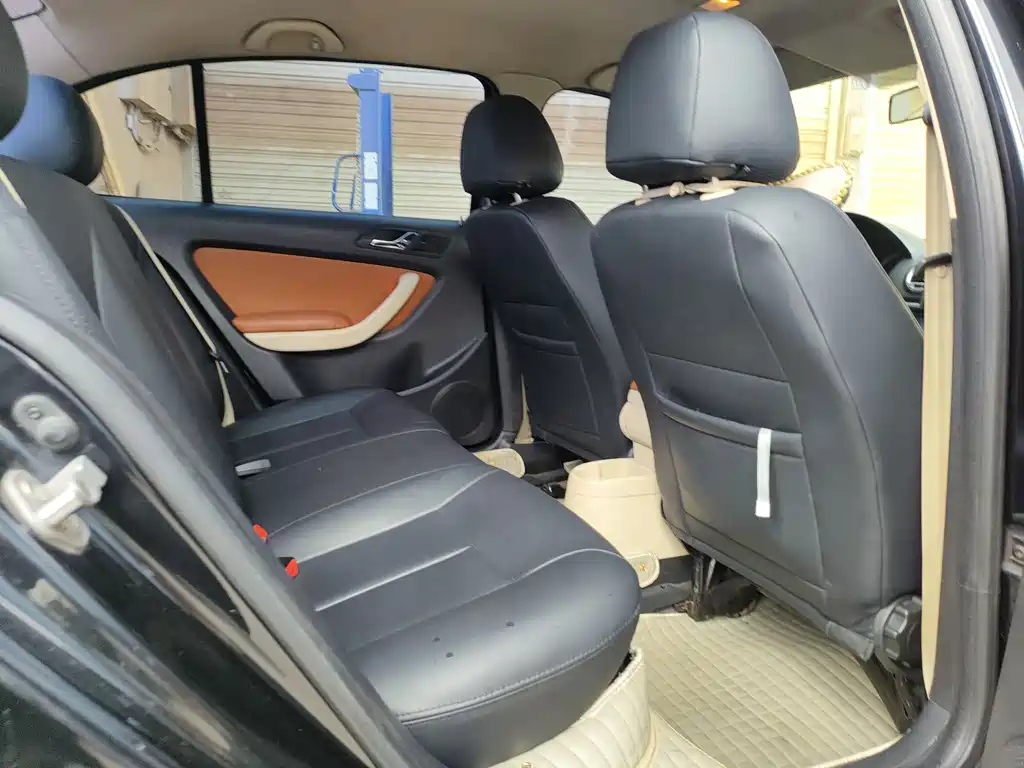 VOLKSWAGEN LAVIDA 2011