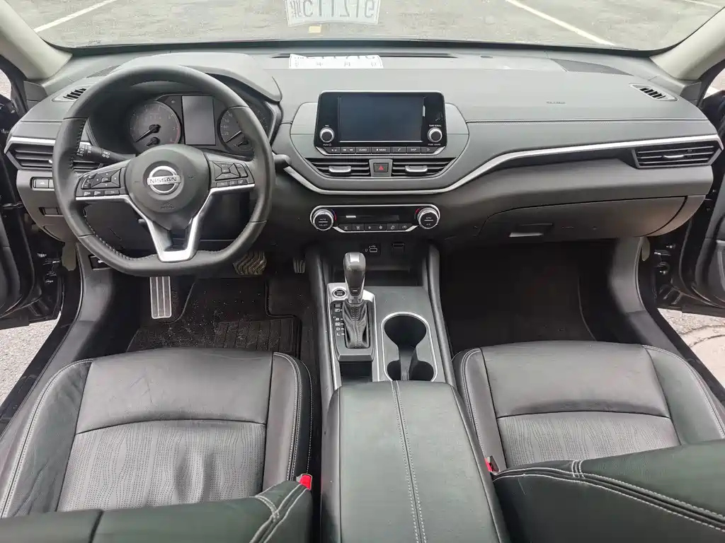 NISSAN TEANA 2019