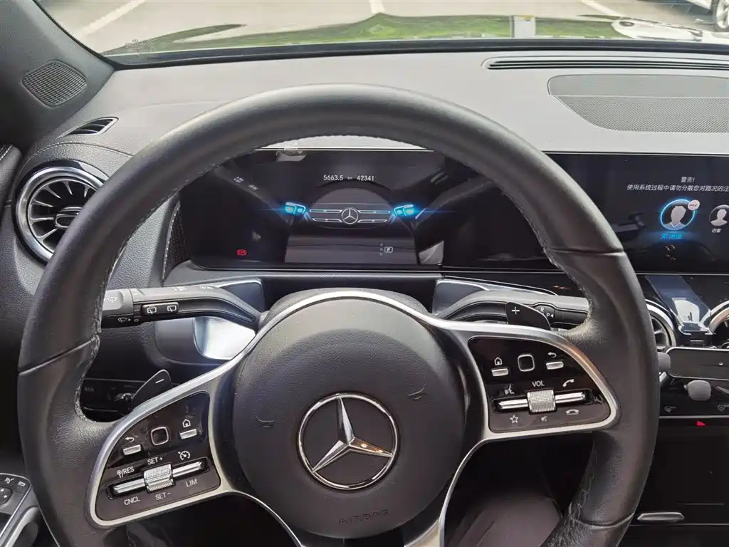 MERCEDES BENZ GLB 2021