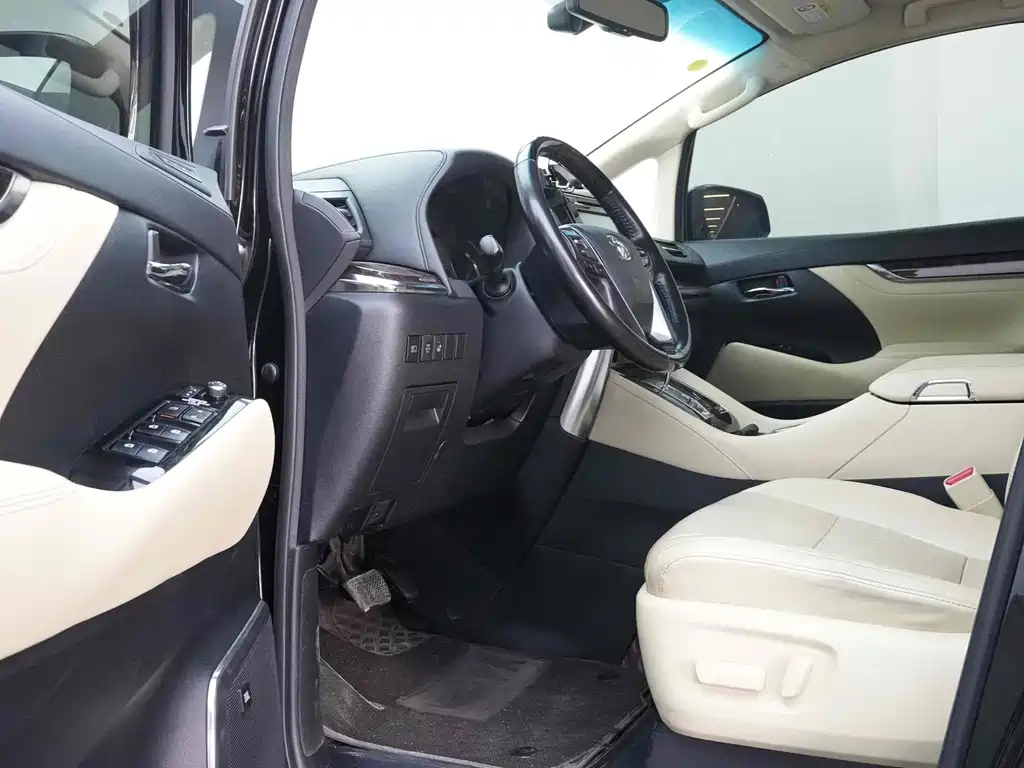 TOYOTA ALPHARD 2018