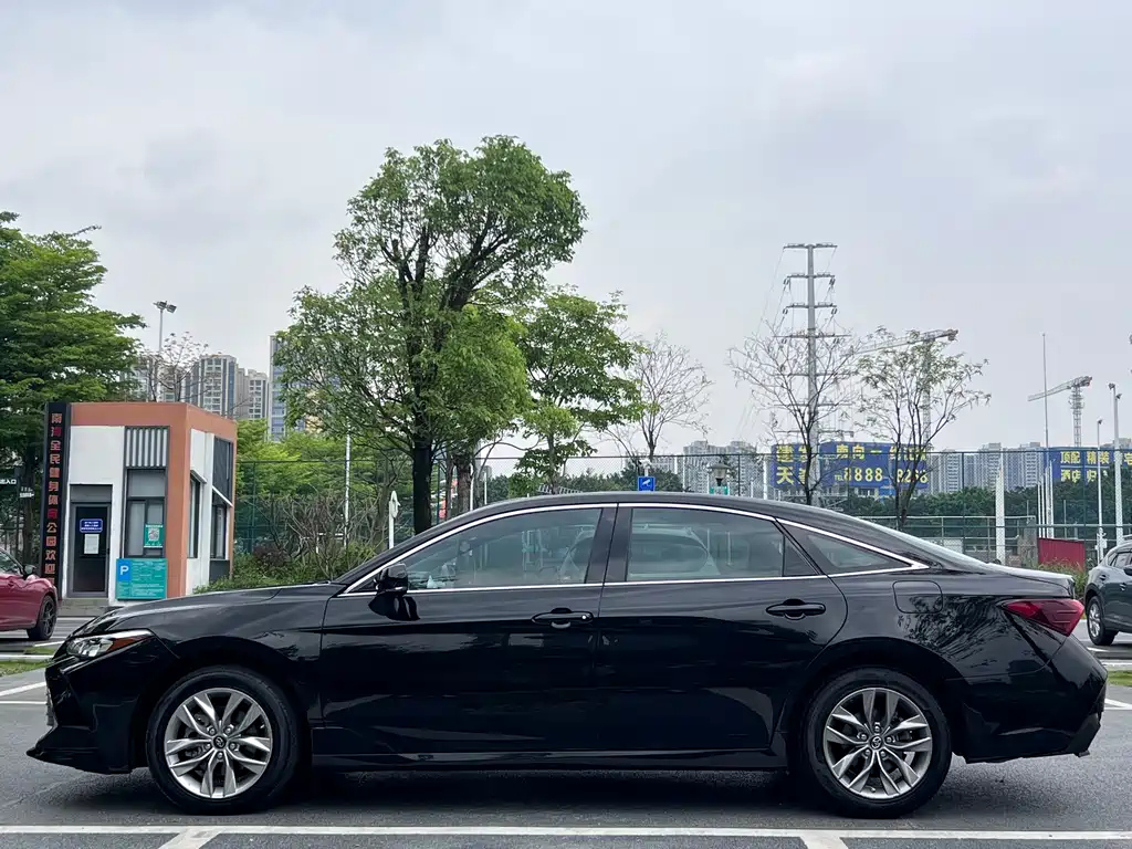 TOYOTA AVALON 2020