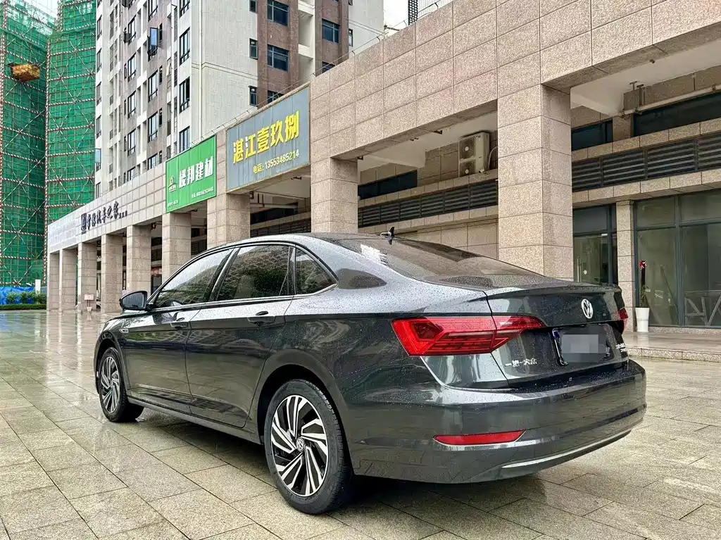 VOLKSWAGEN SAGITAR 2022