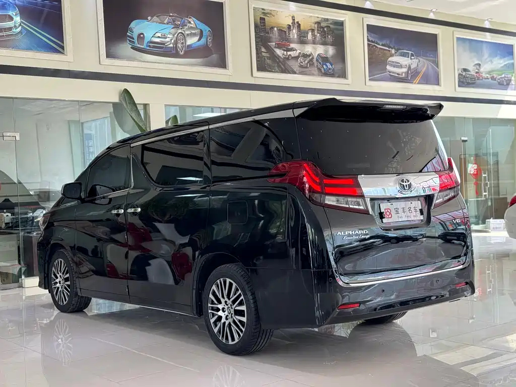 TOYOTA ALPHARD 2018