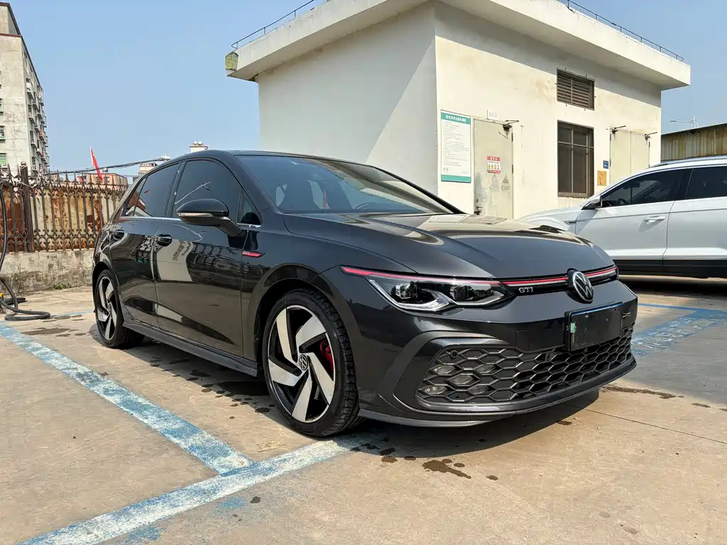 VOLKSWAGEN GOLF 2022