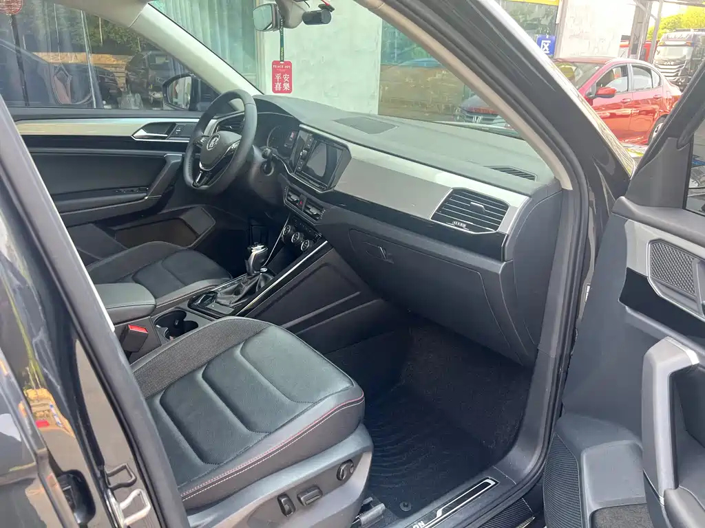 VOLKSWAGEN TAYRON 2020