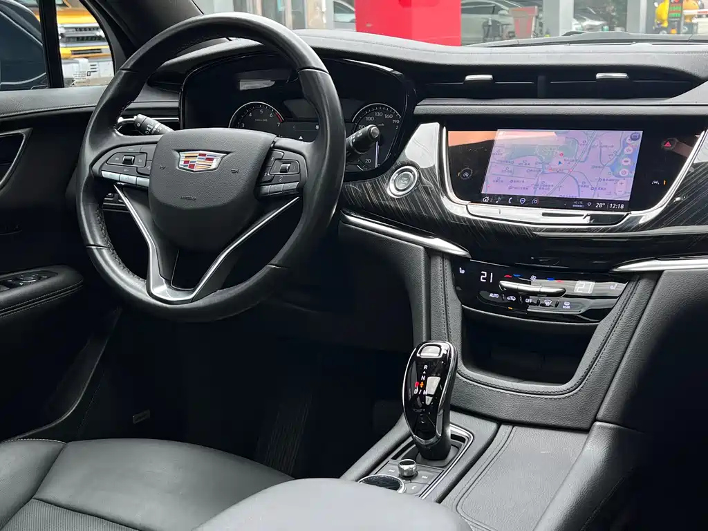 CADILLAC XT6 2021