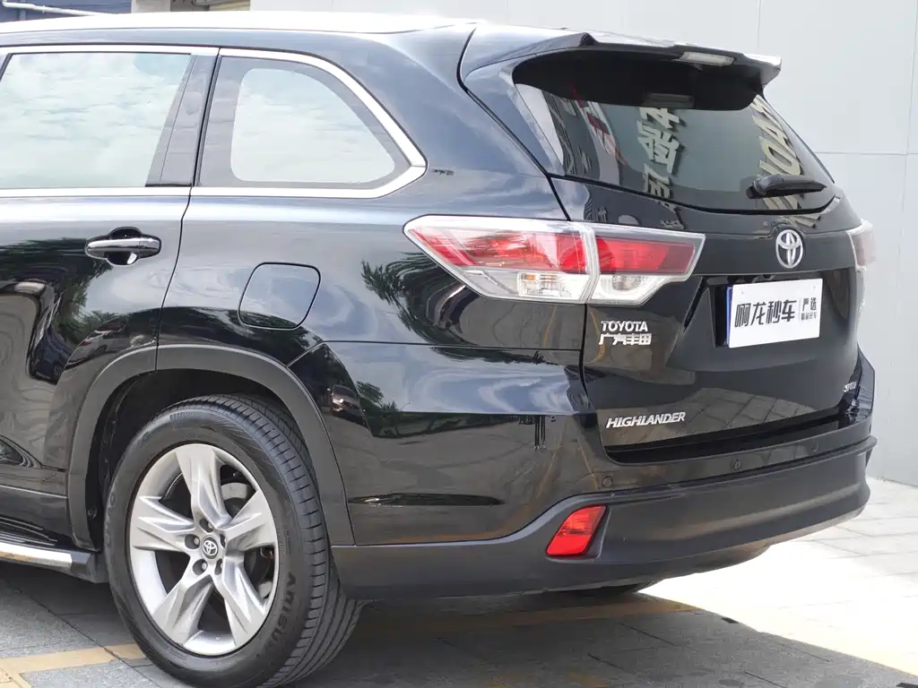 TOYOTA HIGHLANDER 2017